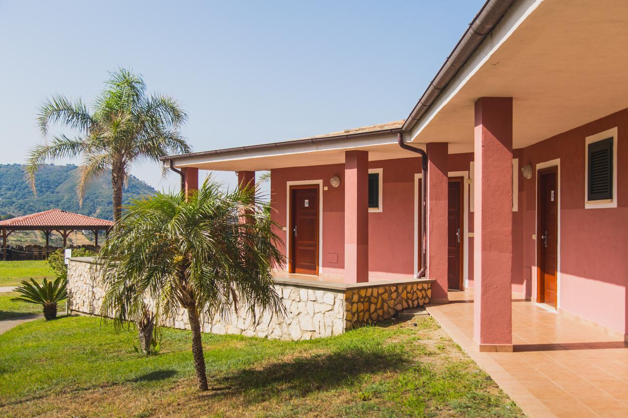 Nelema Village Resort ซานนิโกลาอาร์เชลลา ภายนอก รูปภาพ